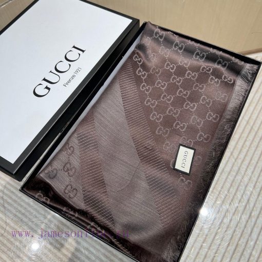 GUCCl Belle Edition - The Most Valuable Classic to BuyAlphabet Jacquard Two tone Shawl Black8inwqcz1