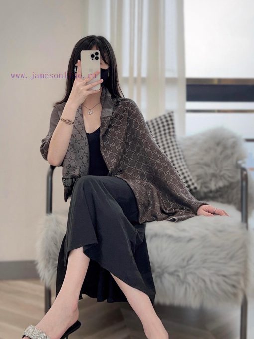 GUCCl Belle Edition - The Most Valuable Classic to BuyAlphabet Jacquard Two tone Shawl Black8inwqcz1 - Image 8