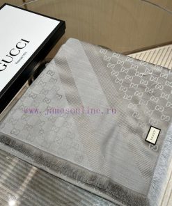 GUCCl Belle Edition - The Most Valuable Classic to BuyAlphabet Jacquard Two tone Shawl Black8nu45hx9