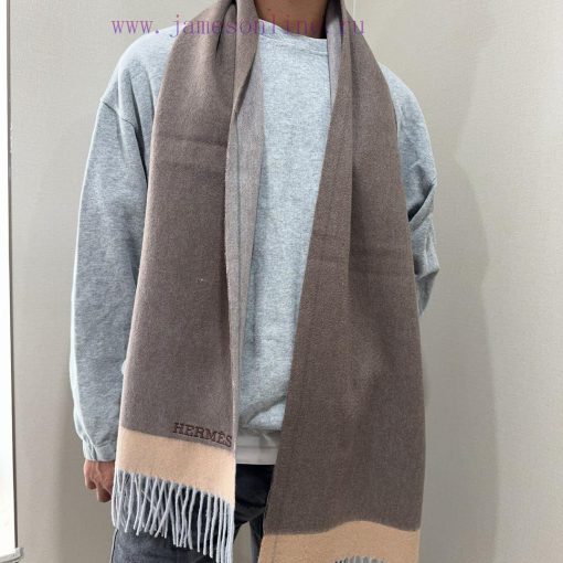 Wool Hermes ️ Angry thumbs up for self retention ️ Our men's scarves are rare to buy and cheyrevp1r7