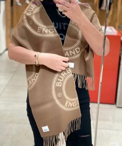 Burberry's new products for autumn and winter 2024 have seen the ceiling of the scarf. Burbemh0tb1kk
