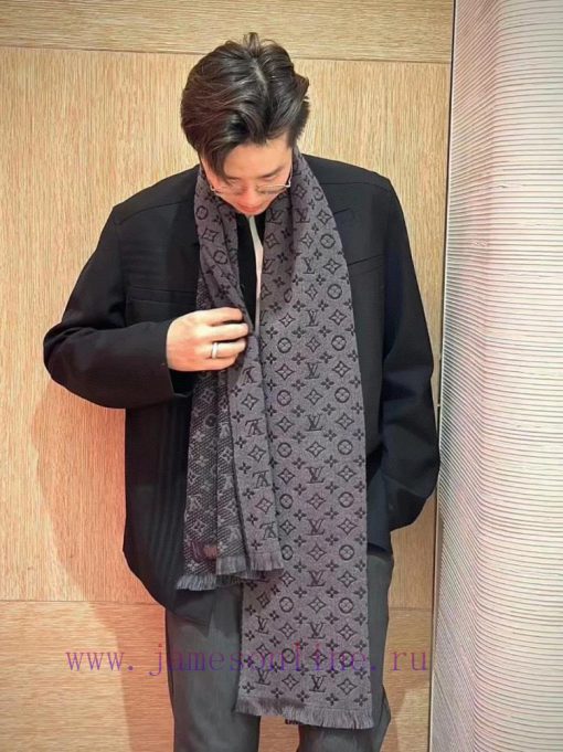L Home has launched the iconic Mono woven pattern scarf, which is of very, very good qualityj553nmi5 - Image 4