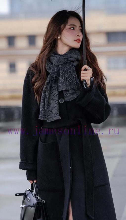 L Home has launched the iconic Mono woven pattern scarf, which is of very, very good qualityj553nmi5 - Image 5
