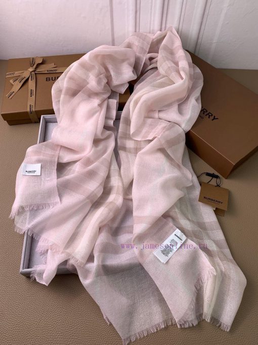 BurberryBur's new retro plaid, limited edition show, classic plaid as always, has been popul1yqo55tx - Image 8