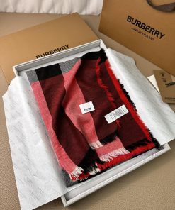 Burberry~The fabric has clear patterns and is made of excellent Nepalese cashmere material. zuaadmcm