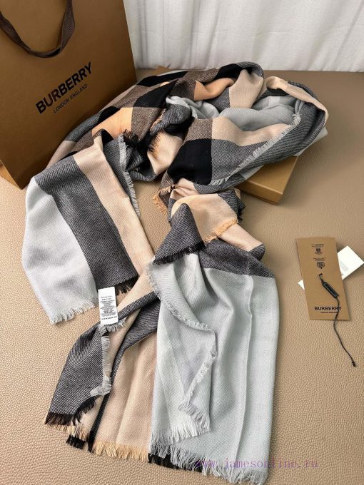 Burberry~The fabric has clear patterns and is made of excellent Nepalese cashmere material. cakd3ogu - Image 7