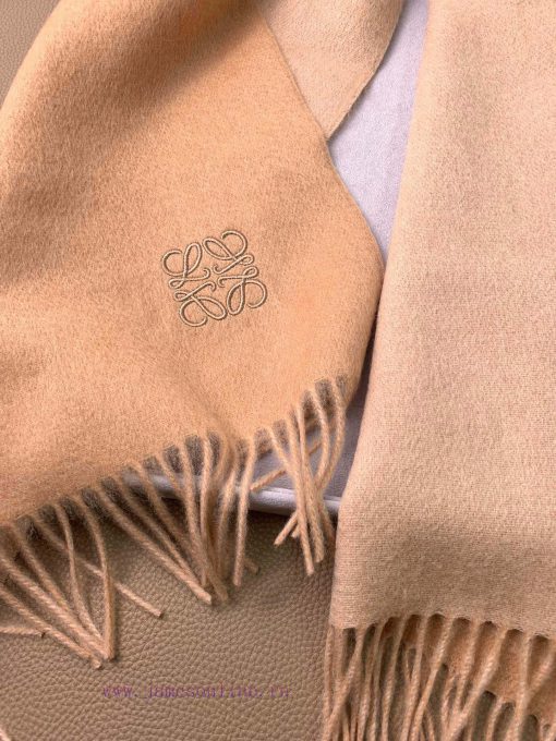 Luoyiwei double-sided scarf in 4 colors feels like I won't love it anymore The one held by Q75vpwio7 - Image 7