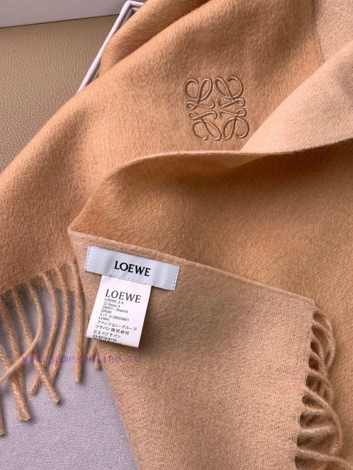 Luoyiwei double-sided scarf in 4 colors feels like I won't love it anymore The one held by Q75vpwio7 - Image 8