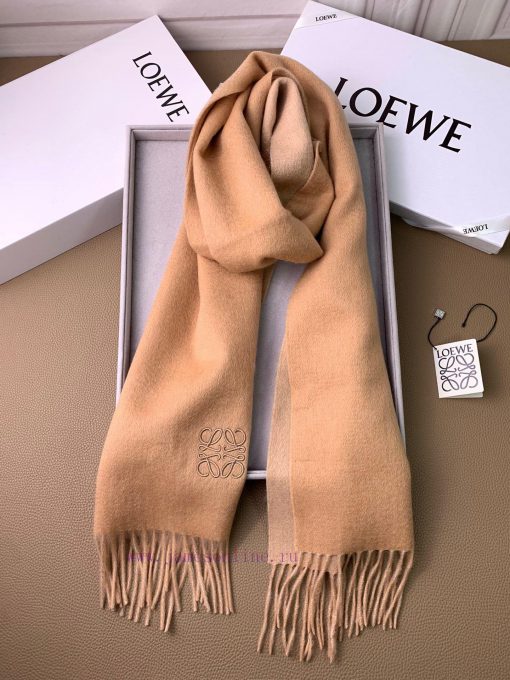 Luoyiwei double-sided scarf in 4 colors feels like I won't love it anymore The one held by Q75vpwio7 - Image 9