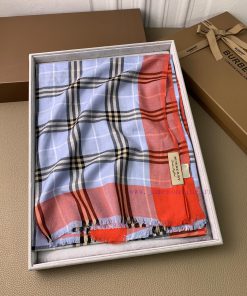 The exquisite edge pressing technology of the original single product from B Home Burberry ijoo0bjr4