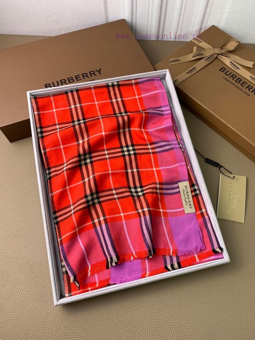 The exquisite edge pressing technology of the original single product of B Home Burberry is beq02btc