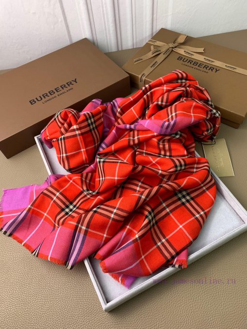 The exquisite edge pressing technology of the original single product of B Home Burberry is beq02btc - Image 7