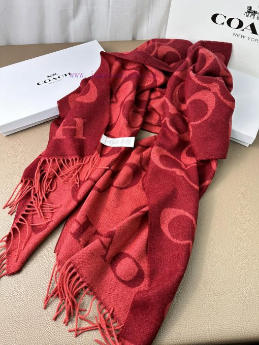 The classic C logo double-sided shawl of Coach by Coach is also so beautiful, not only in tebn9v1q6c - Image 7