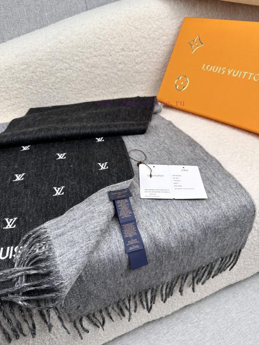 L's men's wool scarf is highly praised and kept for personal use. It is a rare high-end men'pj2tab4e - Image 7