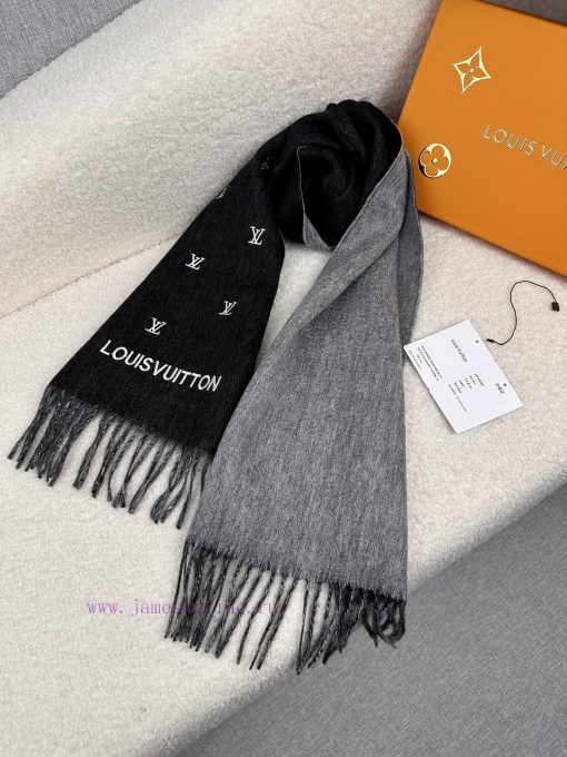 L's men's wool scarf is highly praised and kept for personal use. It is a rare high-end men'pj2tab4e - Image 9