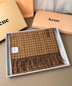 The Acne coffee colored patchwork card small grid AB face fairy scarf is incredibly gentle, rxff7w6u