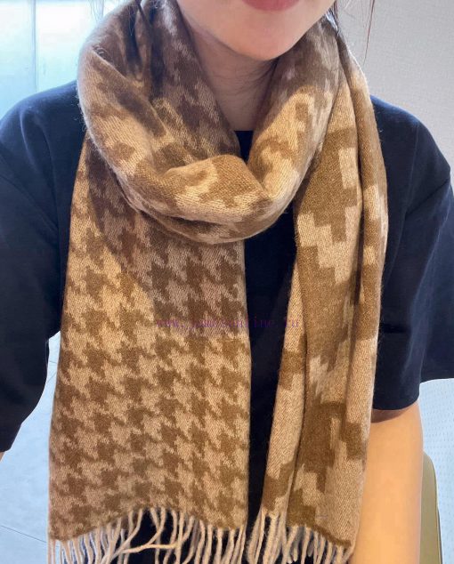 Loewe's limited edition couple's scarf this year is a must-have for free purchasing and limimkqqb129 - Image 2