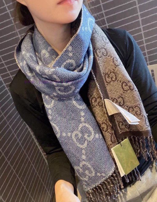 Gucci's new scarf, unisex ️ This contrasting color is really classic, with a texture that doh7aua4xd - Image 2