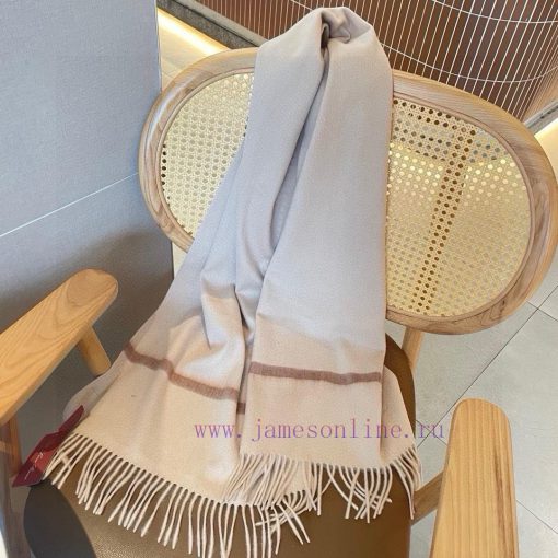Loro Piana's official website is simultaneously available for sale, with the trade company's4ehfvrem - Image 10