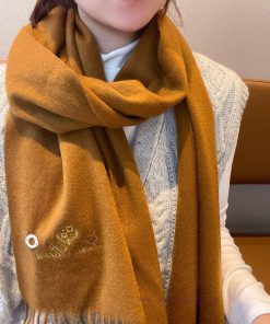 Loro Piana's Autumn and Winter New Product: Premium Cashmere Scarf for Personal Use. It's tohdy87xze
