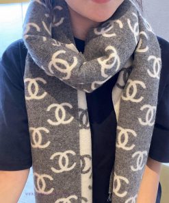 Chanel's popular scarves are destined to become popular. They are out of stock and difficulttv8y4d7k