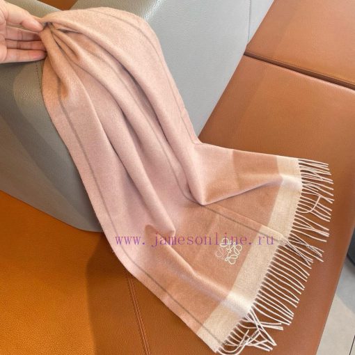 ▪Loewe   Luoyiwei is a rare and gentle color scheme that is low-key yet elegant. Highly re9kq5a251 - Image 8