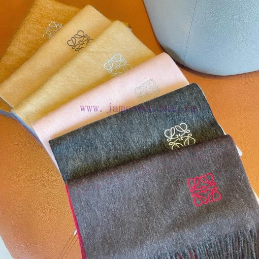 ▪Loewe   Luoyiwei gradient scarf, exquisite and gentle color matching, super infatuated wi1w9i6e4j - Image 3