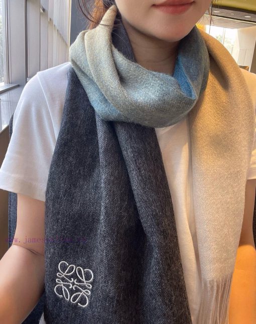 ▪ Loewe gradient scarf, exquisite and gentle color matching, super infatuated with ️ tempe1nrfag6d - Image 2