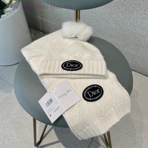 The latest wool knitted hat and scarf set on the Dior official website, paired with the bestmf2gw47i - Image 3