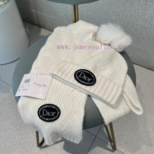 The latest wool knitted hat and scarf set on the Dior official website, paired with the bestmf2gw47i - Image 5