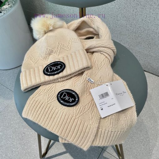 The latest wool knitted hat and scarf set on the Dior official website, paired with the bestk7i2r1je - Image 4