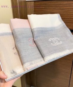 On arrival, the new Chanel cashmere scarf has a great hand feel and top-notch quality. It isb6s90iak
