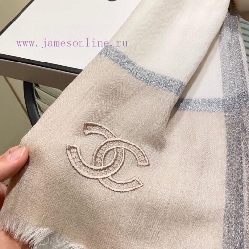 On arrival, the new Chanel cashmere scarf has a great hand feel and top-notch quality. It isxl6rvxb4 - Image 8