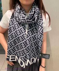Classic FF letter element scarf, also a fun item just launched ‼ This year's Fendi is also t9jut6g6j