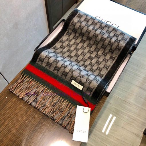 Gucci's very nice scarf~Love the fabric, soft and sticky feel, very soft and delicate, comfojo1qncbs
