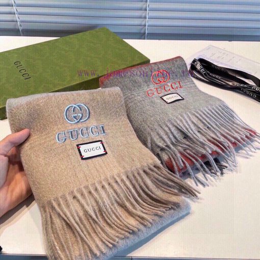 The hot selling Gucci classic unisex scarf has arrived. The soft and comfortable scarf bringdbkm23ng - Image 3