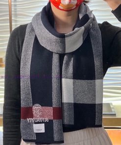 Burberry Tb scarf top of the line cashmere scarf is a hit! The real product is truly beautifmngqk0el