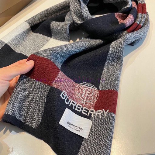 Burberry Tb scarf top of the line cashmere scarf is a hit! The real product is truly beautifmngqk0el - Image 10