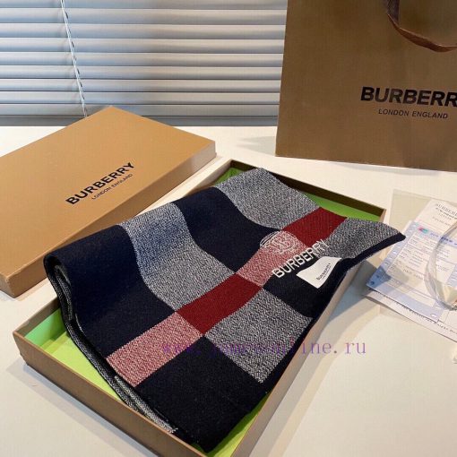 Burberry Tb scarf top of the line cashmere scarf is a hit! The real product is truly beautifuxe2ncvx - Image 4