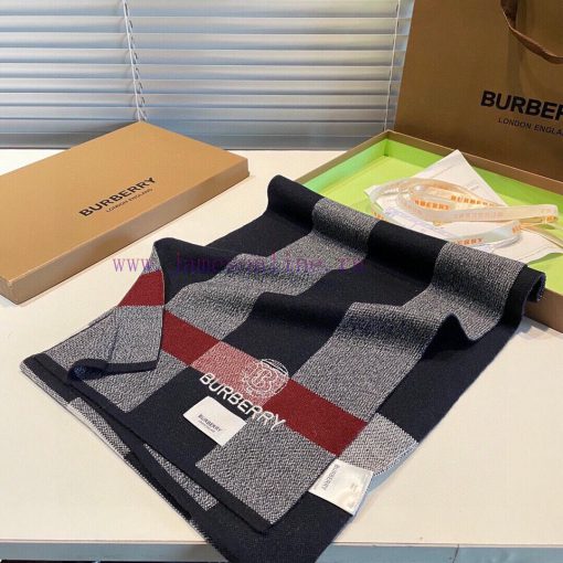 Burberry Tb scarf top of the line cashmere scarf is a hit! The real product is truly beautifuxe2ncvx - Image 6