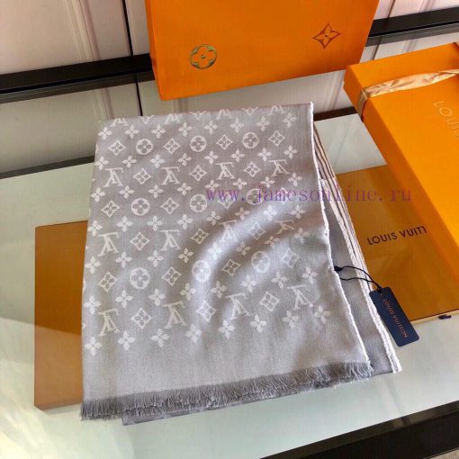 The new Lv top of the line high-end design features a genuine and beautiful shawl paired witjjc4uvg6 - Image 3