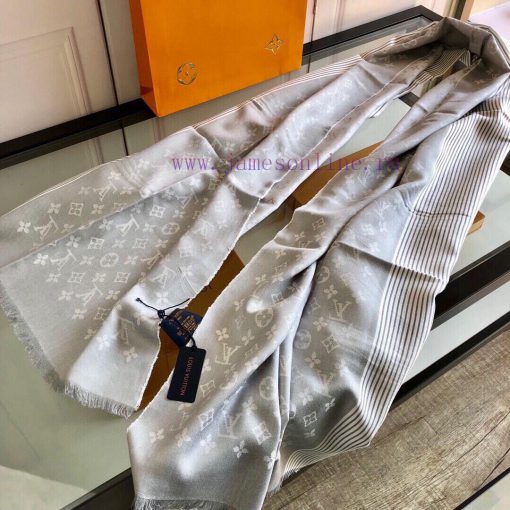 The new Lv top of the line high-end design features a genuine and beautiful shawl paired witjjc4uvg6 - Image 7