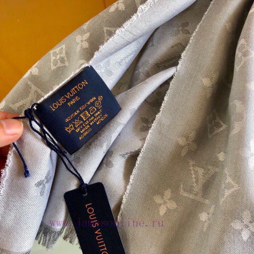 The new Lv top of the line high-end design features a genuine and beautiful shawl paired witjjc4uvg6 - Image 9