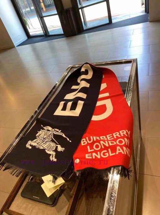 The Burberry scarf is a perfect fit for both men and women, with a super gentle and stylish d59c5djw - Image 4