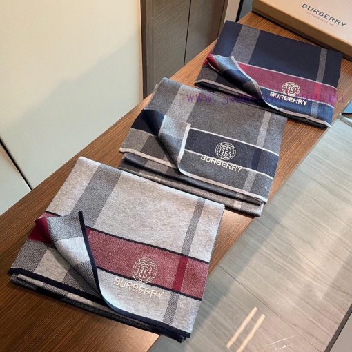VIP recommends Burberry Tb scarf, top of the line cashmere scarf, popular item. The real proz8dax9uw - Image 3