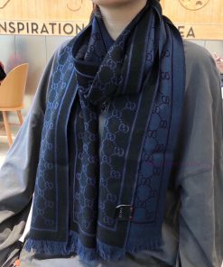 The explosive new Gucci super super beautiful cashmere scarf is truly stunning, making peoplnkvoj6o6