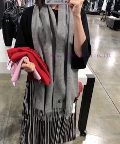 YSL Saint Laurent 100% Cashmere Edition has a hand feel that is so good that it is rare to s2w4nz5x0