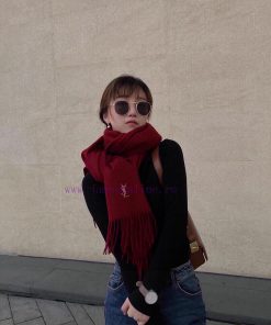 YSL Saint Laurent 100% Cashmere Edition has a hand feel that is so good that it is rare to st8ll395t