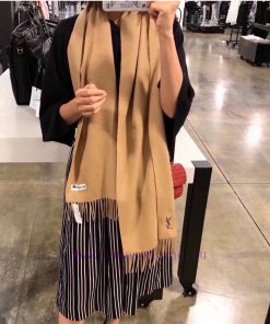 YSL Saint Laurent 100% Cashmere Edition has a hand feel that is so good that it is rare to s665nsps1