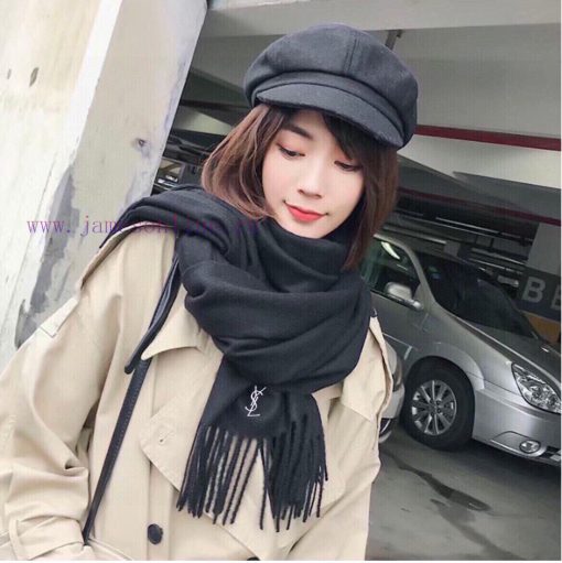 YSL Saint Laurent 100% Cashmere Edition has a hand feel that is so good that it is rare to s6utzp9xl